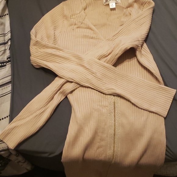 Dress - Picture 2 of 3